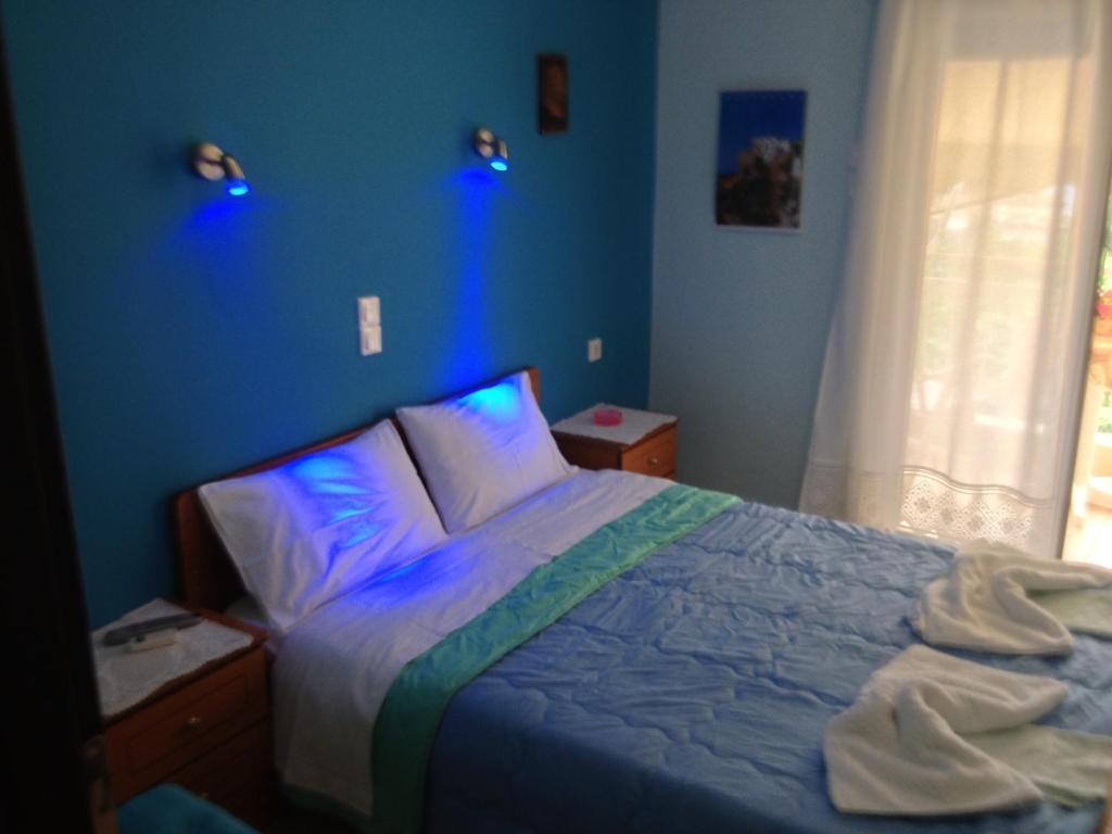 Kostas Rooms Votsi  Habitación foto